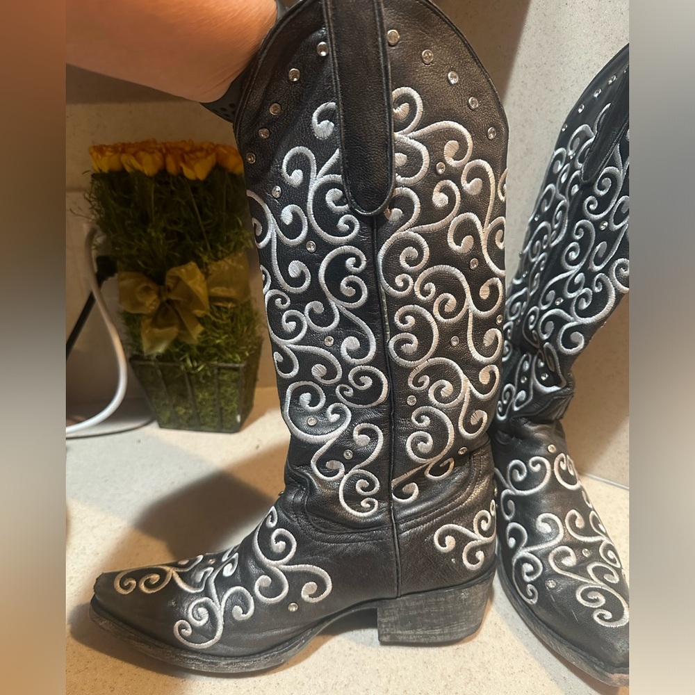 Black and White Embroider Women's Cowboy Boots bling accents size 5.5 Lb00045a